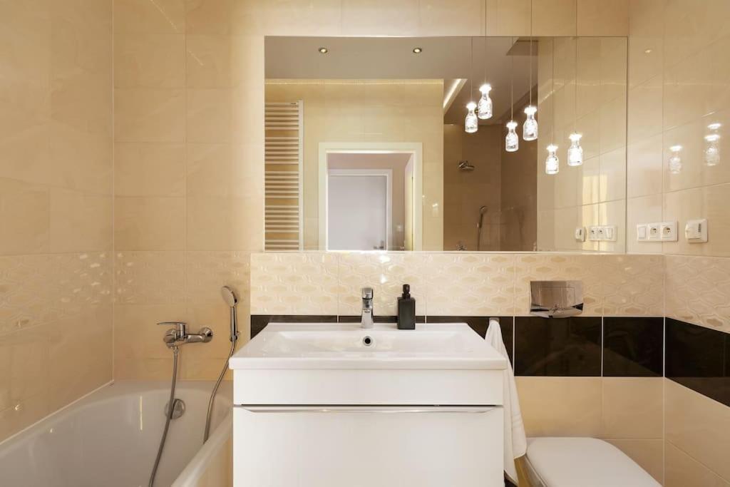 Appartement Chic Et Moderne بوزنان المظهر الخارجي الصورة